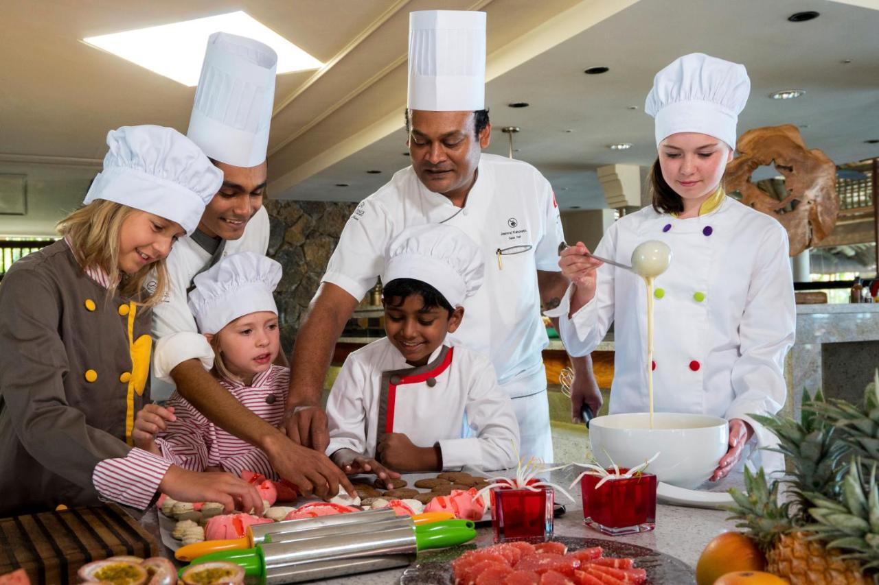 Constance Prince Maurice Poste de Flacq Eksteriør billede A family cooking class at the Oberoi, Mumbai