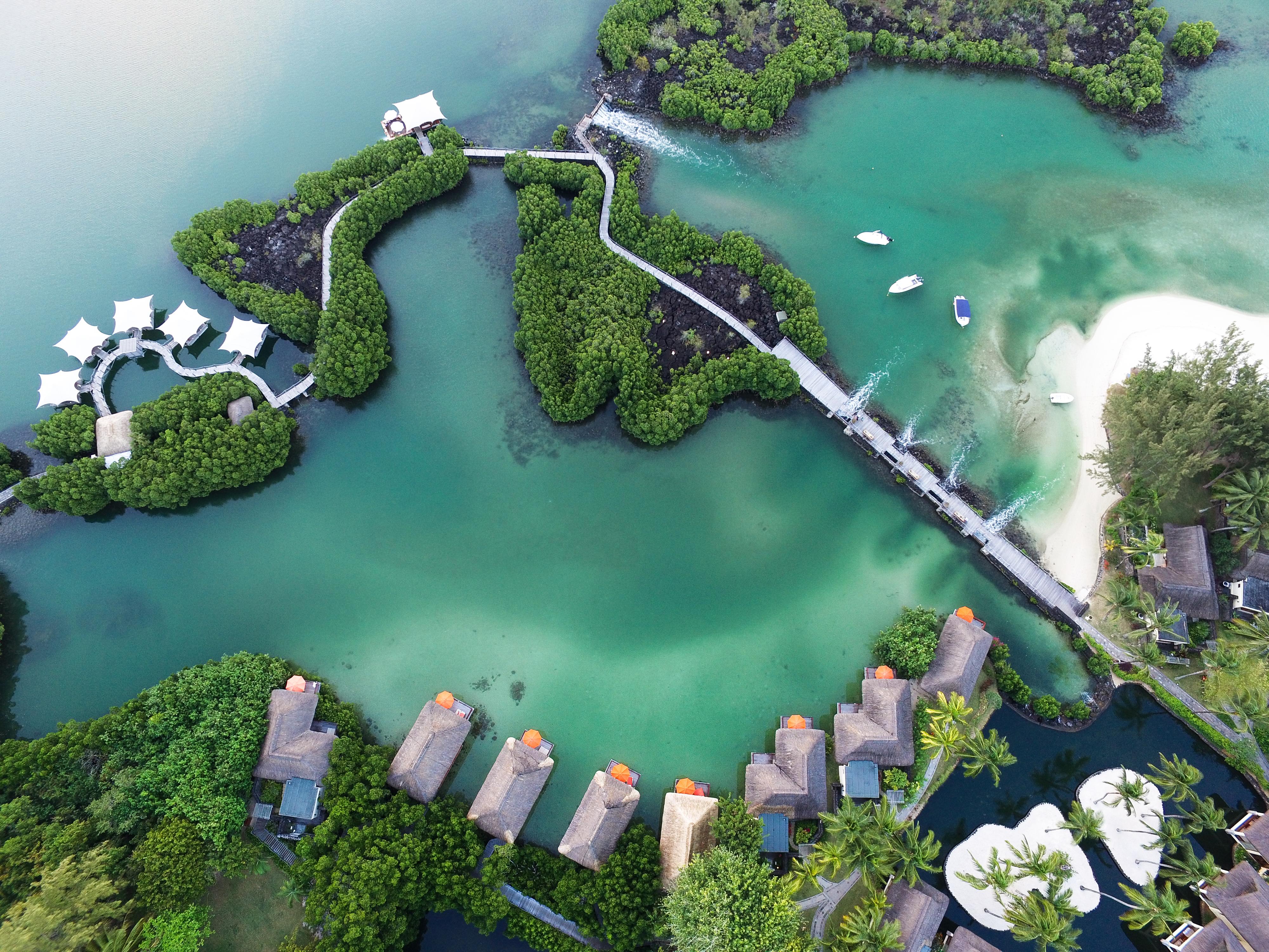 Constance Prince Maurice Poste de Flacq Eksteriør billede Aerial view of the resort