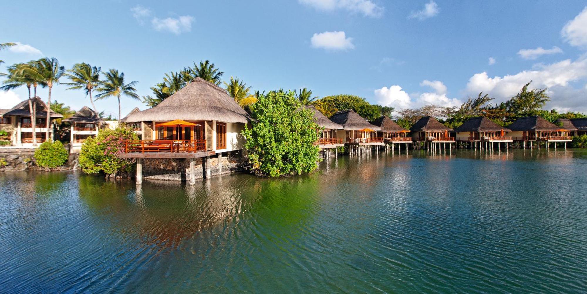 Constance Prince Maurice Poste de Flacq Eksteriør billede Overwater bungalows at the resort